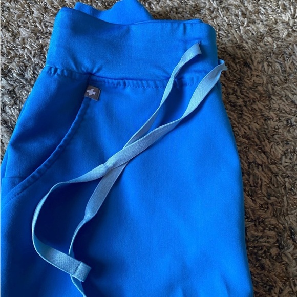 Figs Blue Jogger scrubs - Picture 2 of 5